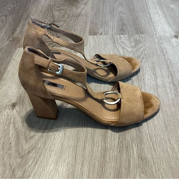 Women's Tahari Norma Tan Suede Heels with Gold Ring - Picture 4 of 9